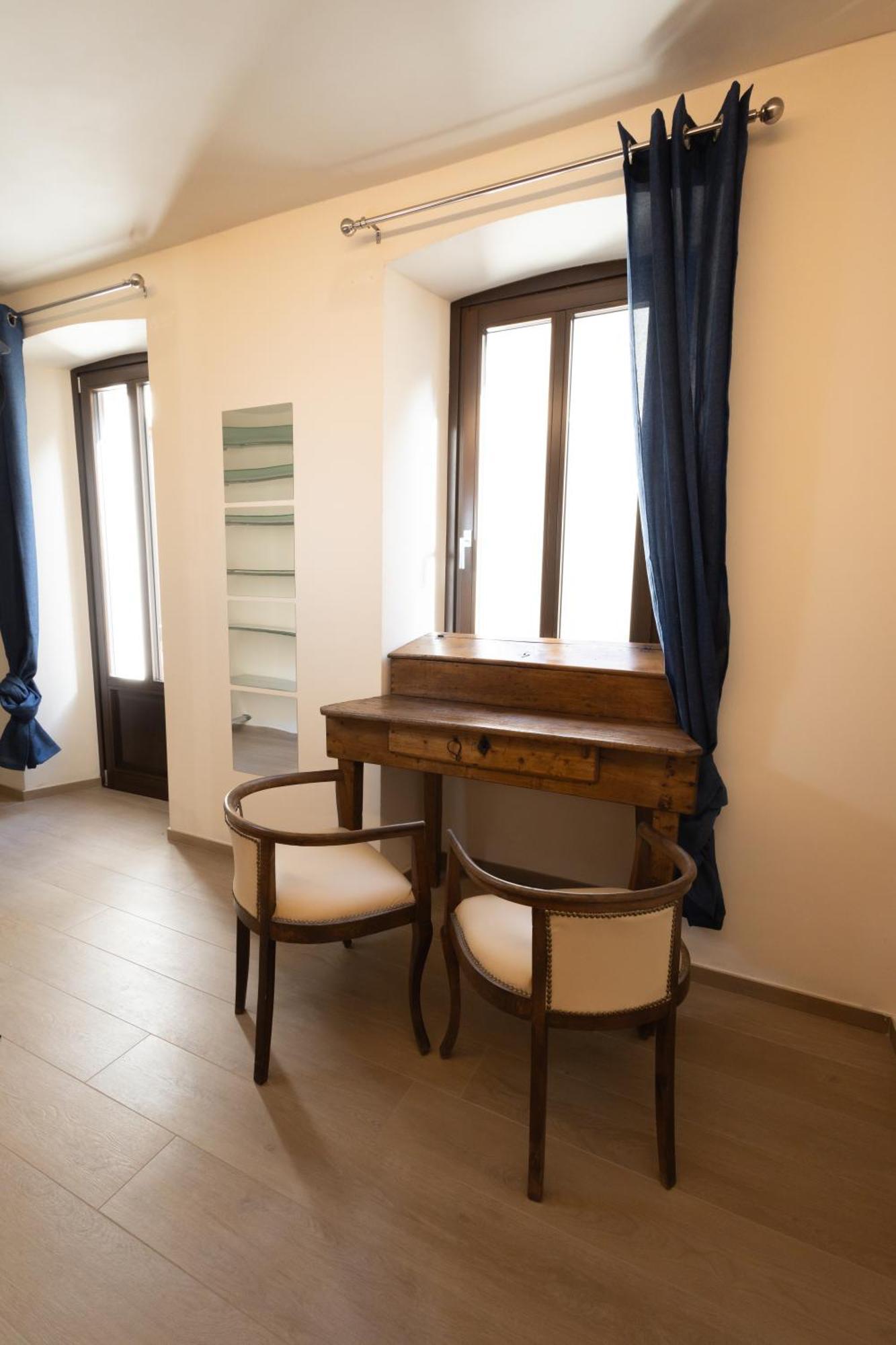 Maison Aubert In Centro Storico アオスタ エクステリア 写真