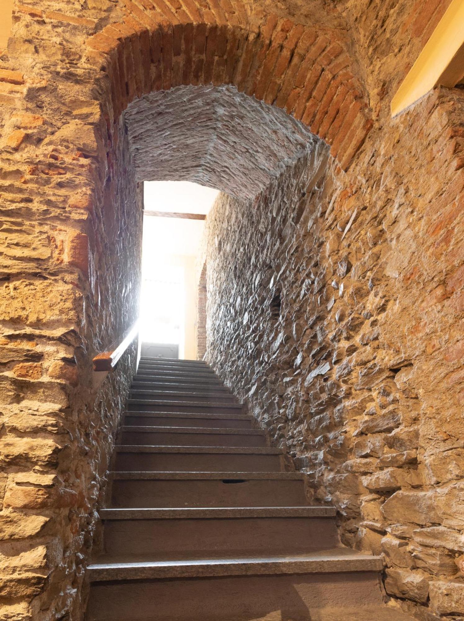 Maison Aubert In Centro Storico アオスタ エクステリア 写真