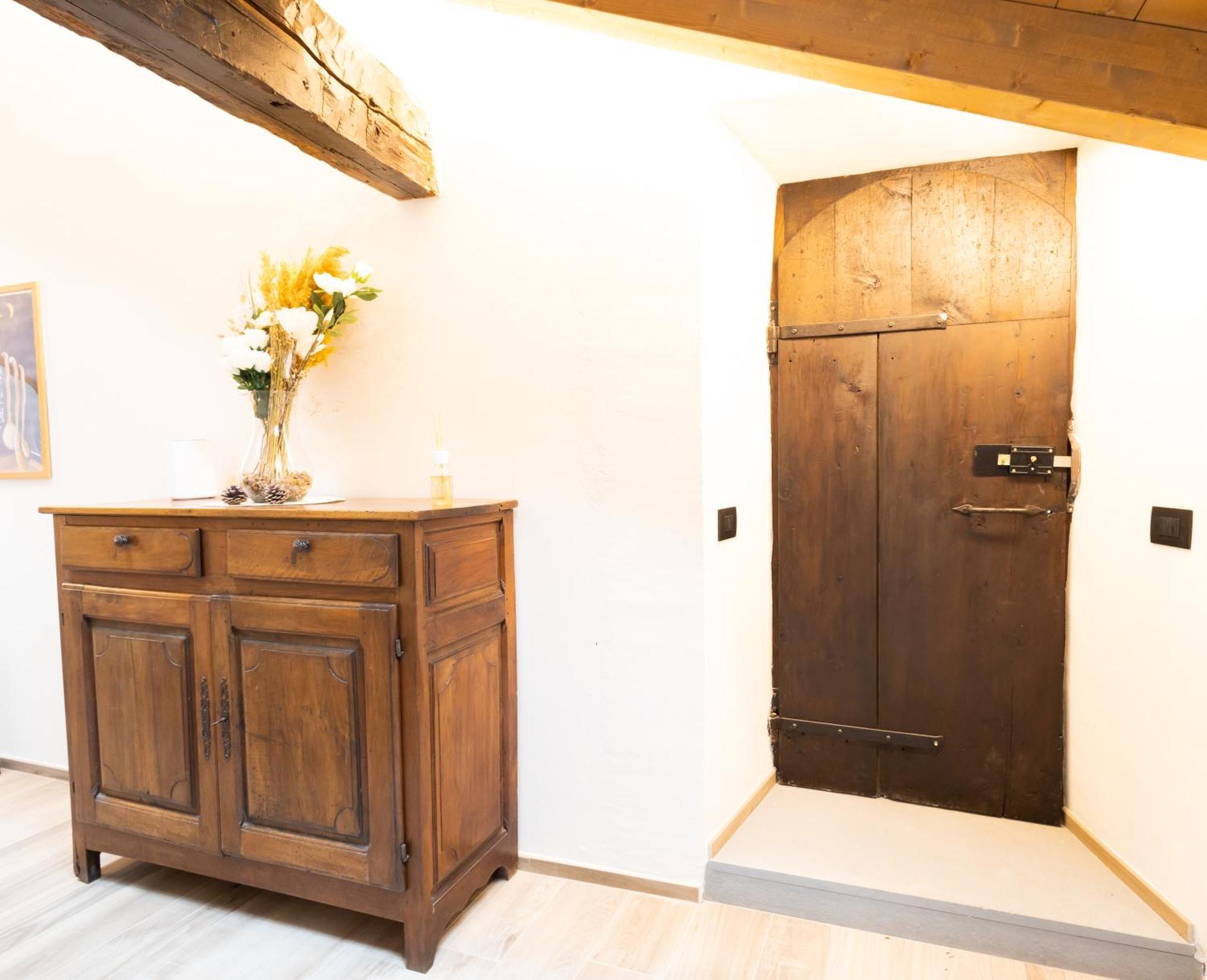 Maison Aubert In Centro Storico アオスタ エクステリア 写真